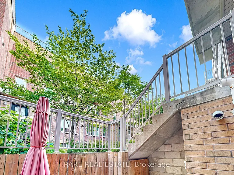 21 Ruttan St #140 — Photo 32