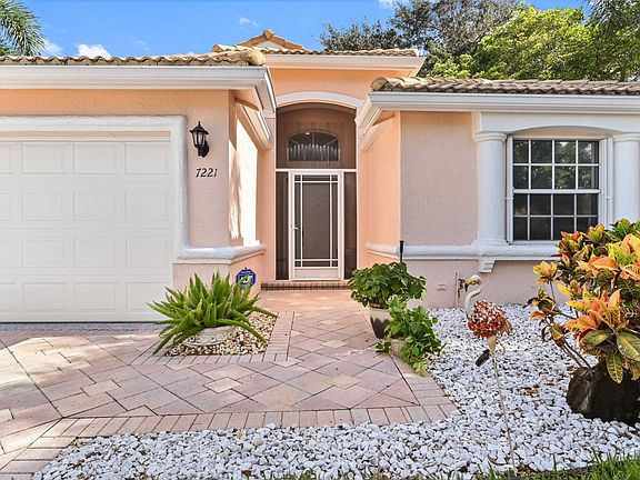 3rd image of 7221 Lugano Drive