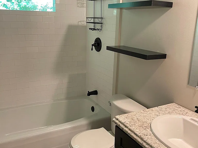 9587C Greenville Hwy — Photo 10