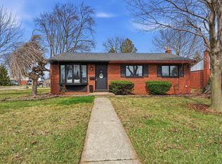 12821 Whitfield Dr, Sterling Heights, MI 48312