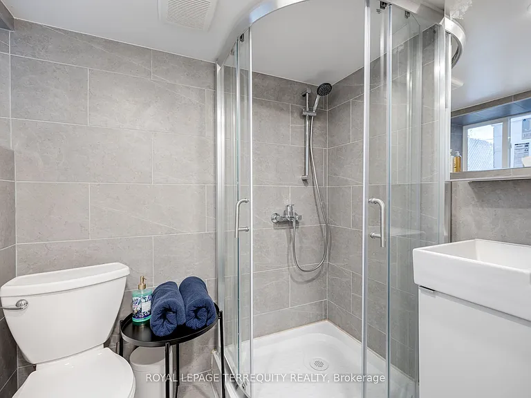 490 Symington Ave #BASEMENT — Photo 11