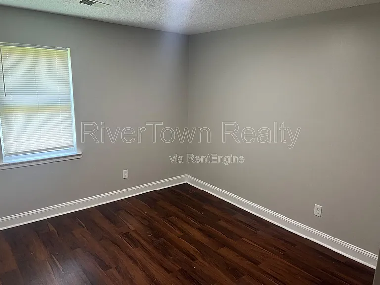 1059 Eyers Rd — Photo 12