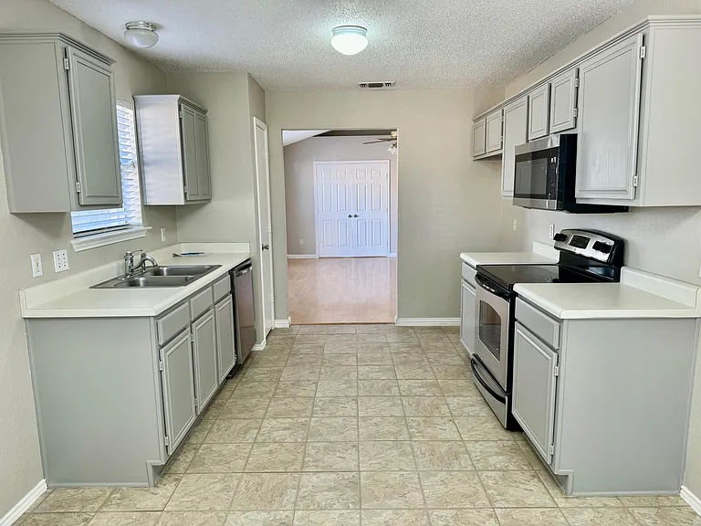 6125 York River Dr — Photo 3