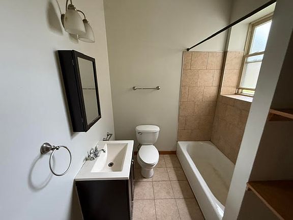 2nd image of 1520 S Spaulding Ave APT 1R