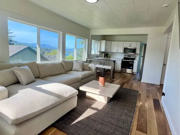 35425 9th St, Nehalem, OR 97131