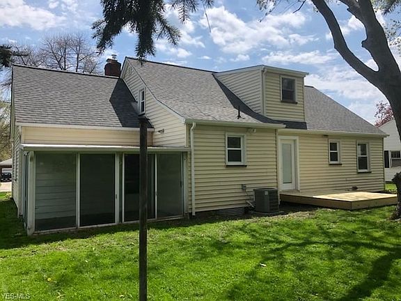 3rd image of 122 S Yorkshire Blvd