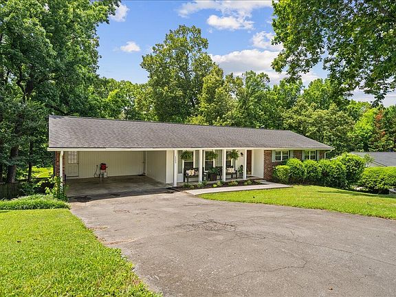 2nd image of 1303 Sherwood Dr