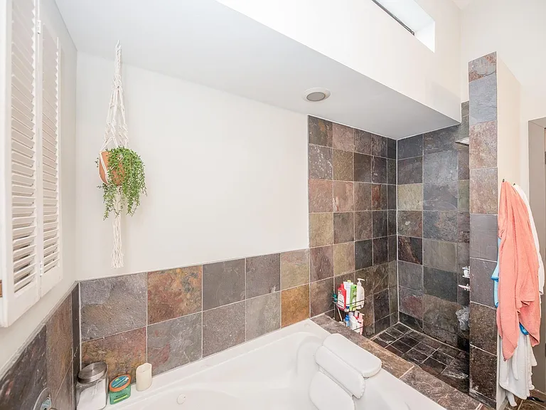 1535 Birdsall St #C — Photo 20