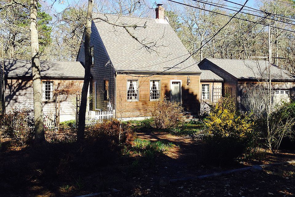 2nd image of 25 Maclean Rd