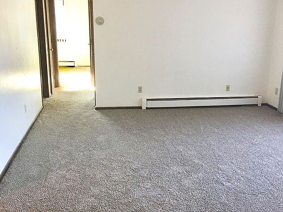 3rd image of 4641-4661 Independence Ave N #61202