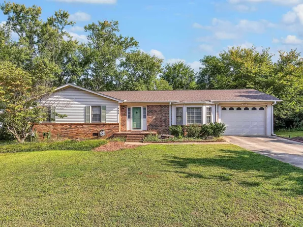 906 Saluda Lake Rd, Greenville, SC 29611