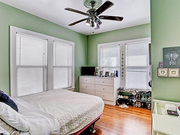 4th image of 2202 Huldy St APT 4