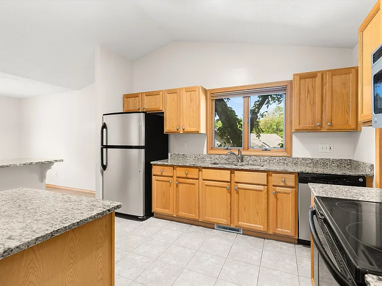 2427 Reynolds Manor Dr #0 — Photo 8