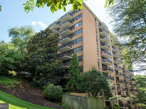 3rd image of 2030 N Adams St APT 1402