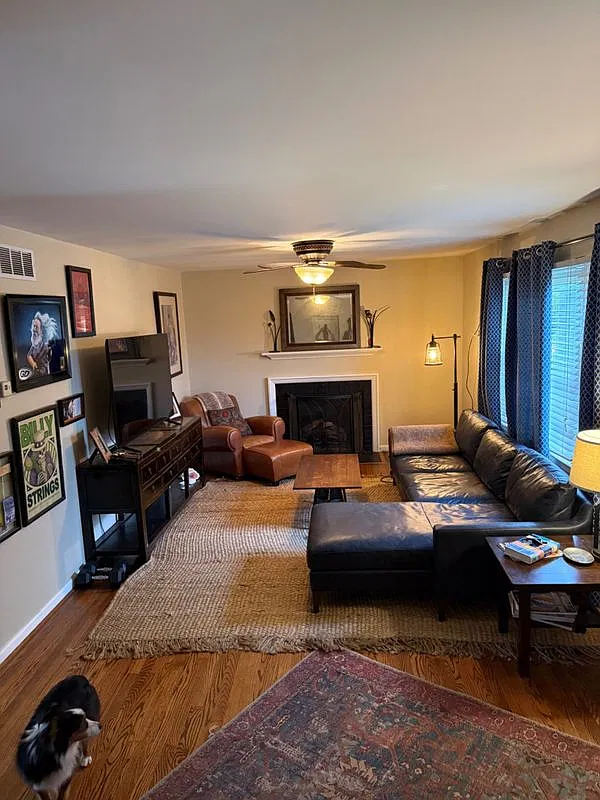 2 bed, 2.0 bath, 1977 sqft, $2,800 — Photo 2