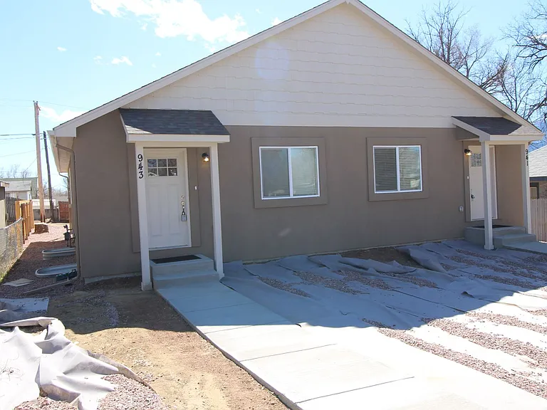 943 E Moreno Ave — Photo 14