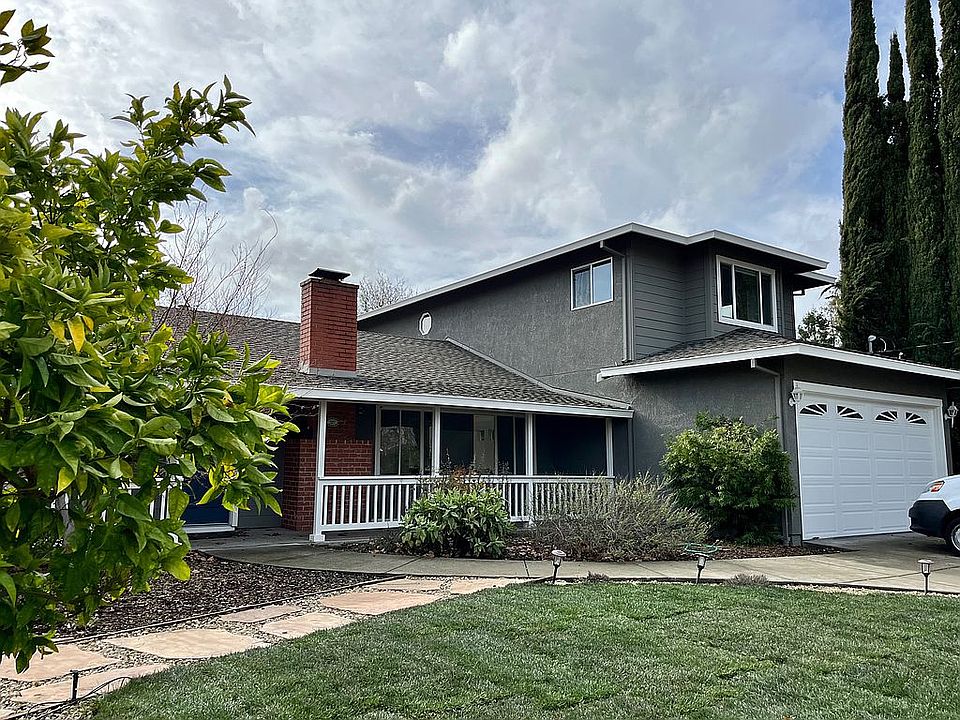 1st image of 327 Gladys Dr