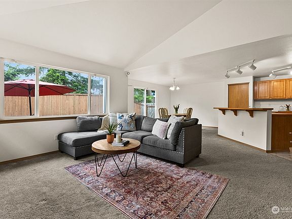 3rd image of 9435 Fagan Court NE