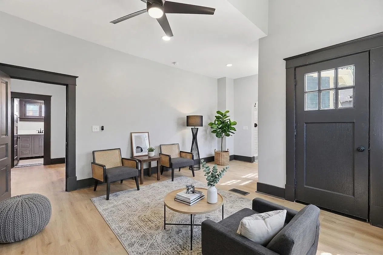 6 bed, 5009 sqft, $4,000 — Photo 4