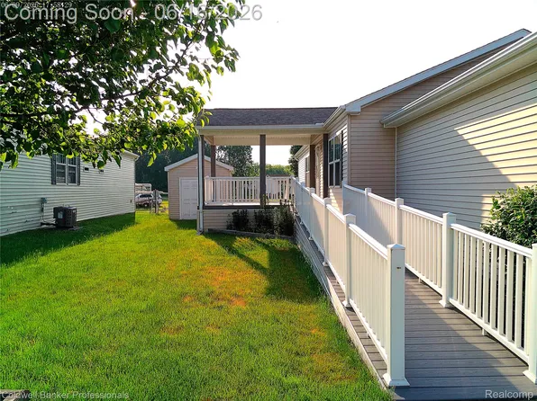 289 Pompano Ct, Lapeer, MI 48446