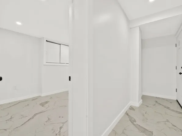 780 Hendrix Street image 10 of 25