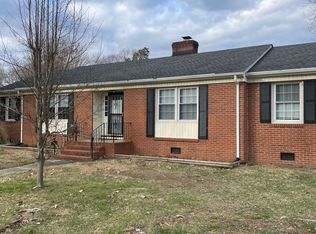 1308 Covington Rd, Colonial Heights, VA 23834