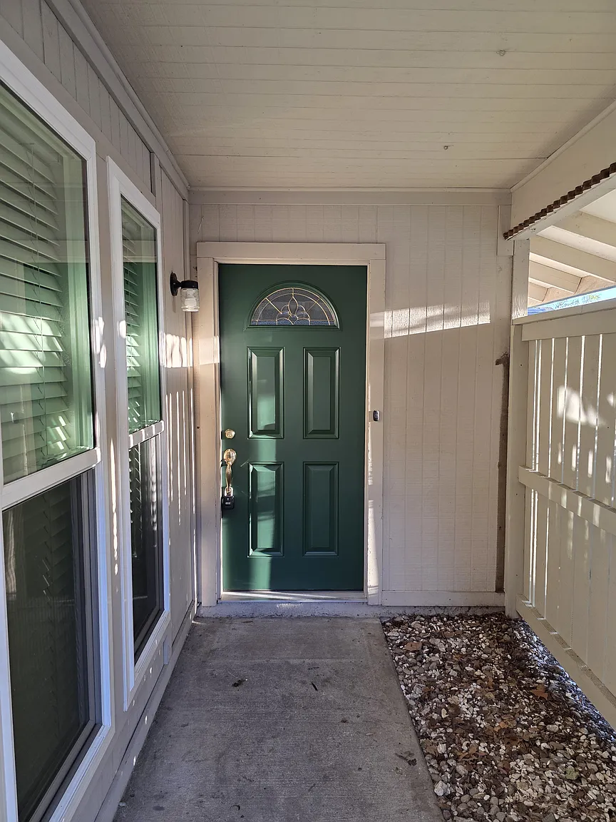 1014 Roundtree Ct photo 1