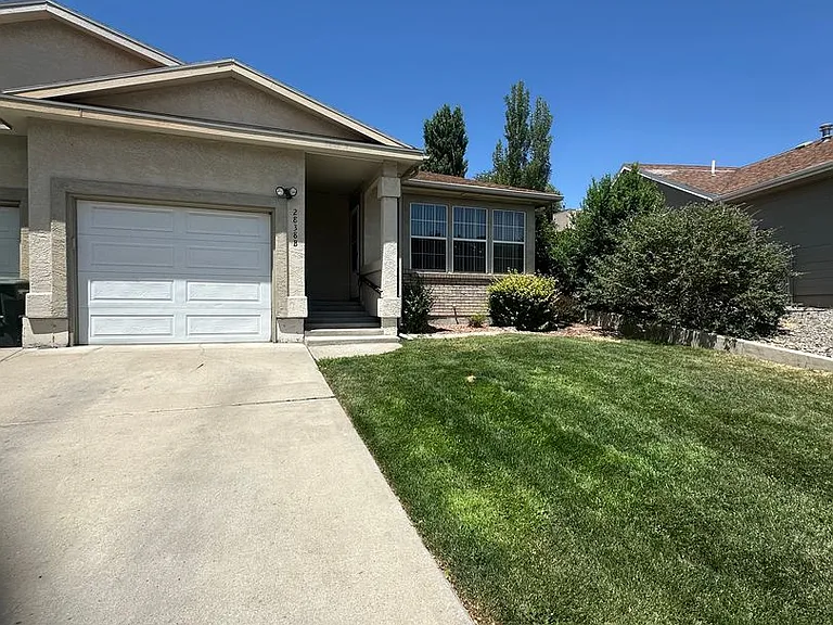 2838 Grand Falls Cir #B — Photo 2