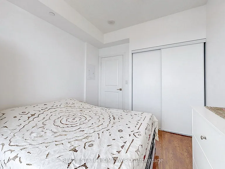 7161 Yonge St #2430 — Photo 20