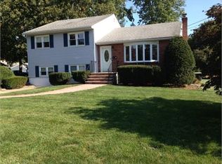 7 Park Ter, East Hanover, NJ 07936