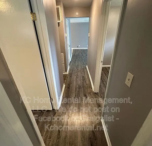 7803 E 107th St — Photo 22