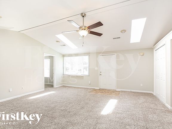 3rd image of 3312 S Parker Ave
