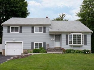 87 Circle Dr, Syosset, NY 11791