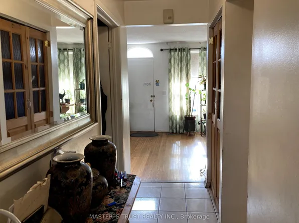 246 John Garland Blvd #72, Toronto, ON M9V 1N8