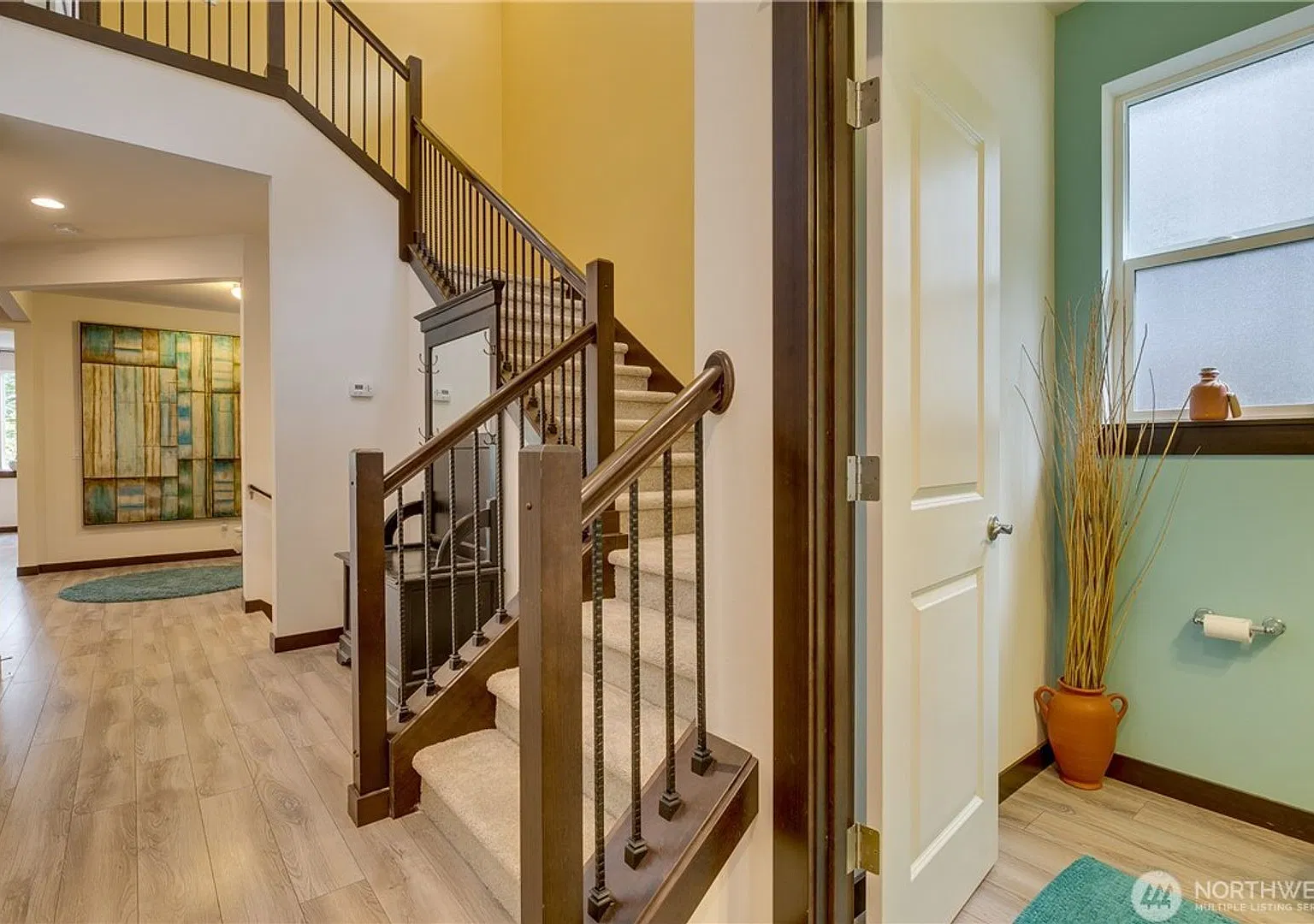 5Bd/3.5Ba Bothell Home — Photo 4
