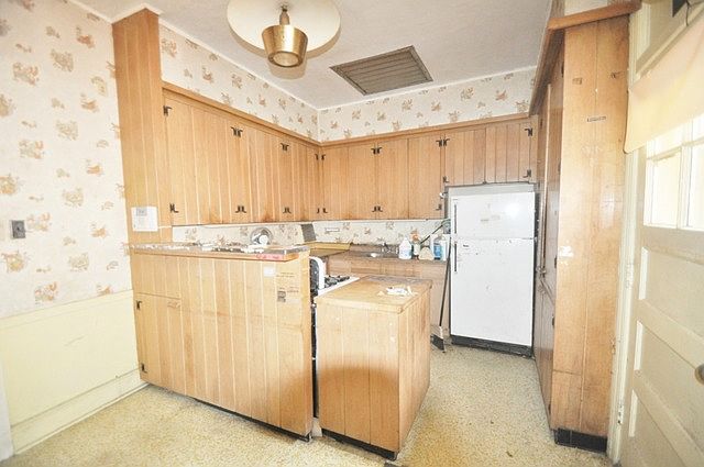 2nd image of 6736 S Euclid Ave