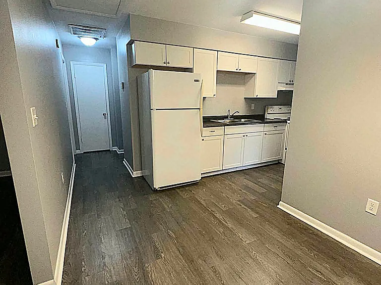 109 Stadium Rd #9 — Photo 16