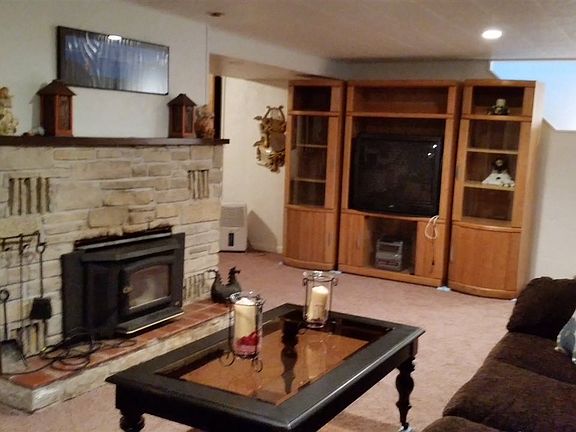 4th image of 25 Hemlock St