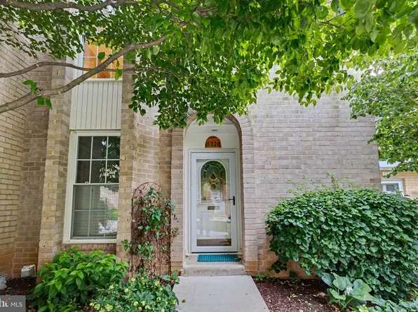 8328 N Brook Ln, Bethesda, MD 20814