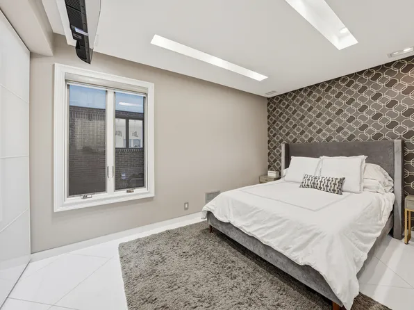 2115 Quentin Road image 9 of 25