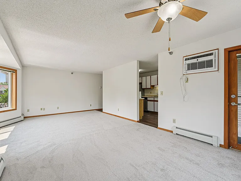 Oaks Lincoln Apartments — Photo 30