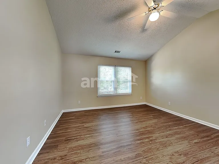 100 Summerchase Dr — Photo 11