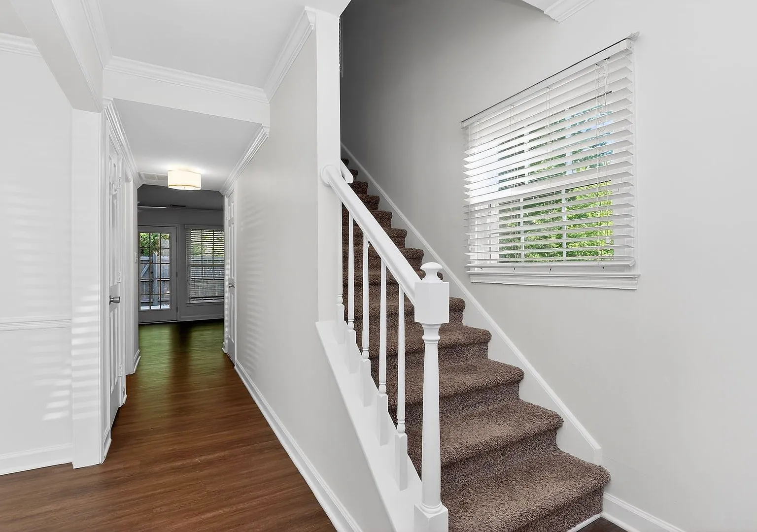3 Bed/2.5 Bath Townhouse for RENT! — Photo 3