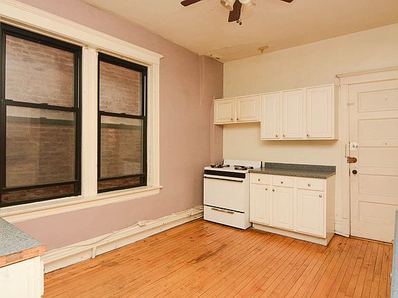 2nd image of 1927 W Schiller St APT 2F