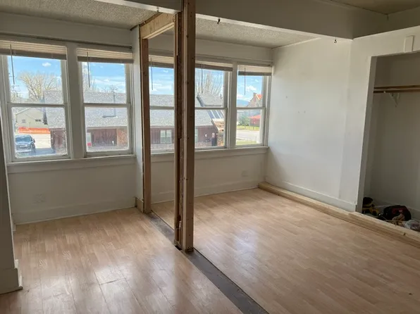 516 4th St #4, Rawlins, WY 82301