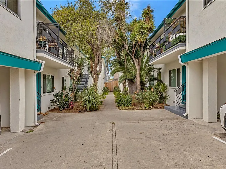 1347 N Las Palmas Ave #6 — Photo 11