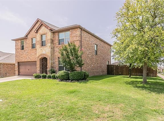 3rd image of 3006 Pinecrest Dr