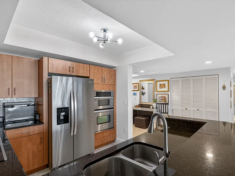 2700 N Federal Hwy #203 — Photo 21