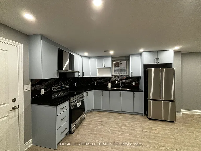 35 Merrimac Dr — Photo 14