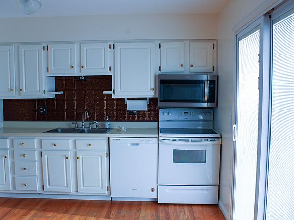5th image of 455 Glenview Ct